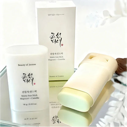 Beauty of Joseon Barra protector solar SPF 50+ PA++++ / Con Artemisia y Camelia Acabado Mate